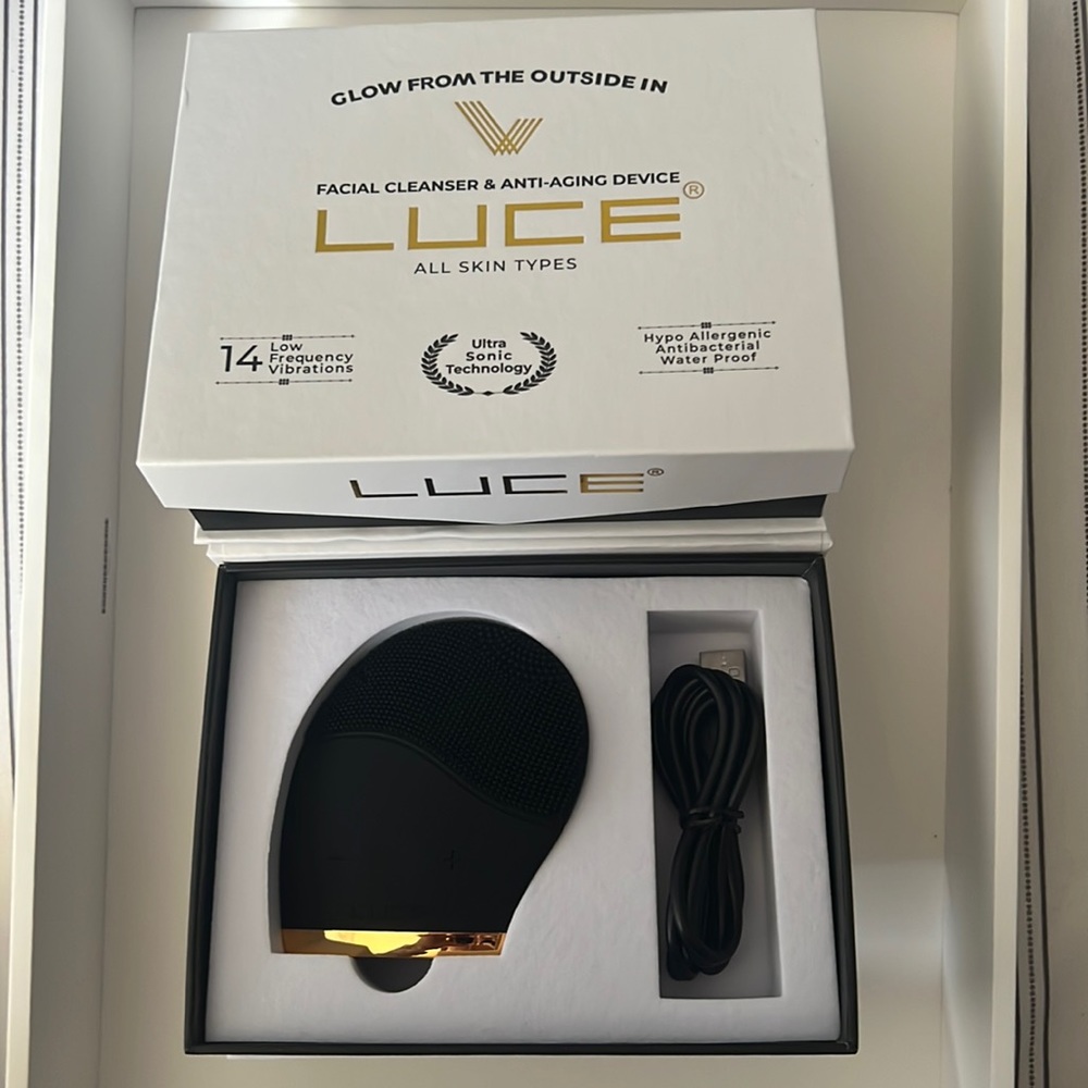 LUCE BEAUTY LUCE180° FACIAL CLEANSING AND ANTI-AGING DEVICE